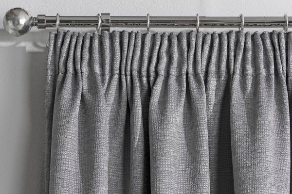 Matrix curtain header Silver
